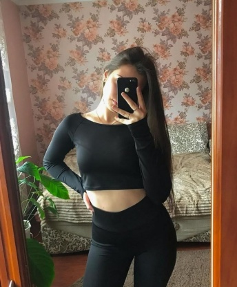 Мои услуги раскроются в полной мере, когда я окажусь рядом с тобой. Я знаю, как доставить тебе настоящее наслаждение и расслабление. Обожаю экспериментировать и открыта для новых приключений. В моем арсенале фото, которые подтвердят, насколько я страстна и прекрасна. Буду рада принять тебя в своей уютной квартире в Москве или приехать к тебе. Позволь сделать твои фантазии реальностью. Жду тебя, чтобы провести незабываемое время в Москве! 😉🔥 3913, 26 лет