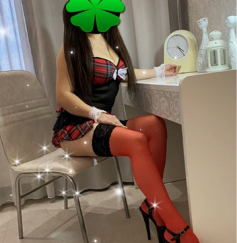 У меня есть все, чтобы сделать наше свидание незабываемым. Разнообразие моих услуг позволит тебе полностью расслабиться и насладиться каждым мгновением. В моих руках твои фантазии становятся реальностью. Имей в виду, что я знаю толк в наслаждении и умею угодить самому требовательному мужчине. Посмотри на мои фото и узнай, насколько я воплощение искусства соблазнения. Мои отзывы говорят сами за себя - клиенты остаются довольными и всегда возвращаются ко мне. Так давай сделаем это - ты и я, где комфорт и удовольствие ждут тебя. Не упусти шанс испытать настоящий кайф в Москве! 😘💋 5377, 19 лет