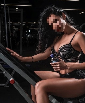 Сладкая и ласковая блондинка ждет в гости аристократа для утонченного отдыха. Гарантирую полное погружение в мир наслаждения и удовлетворения всех твоих желаний. 5405, 21 год